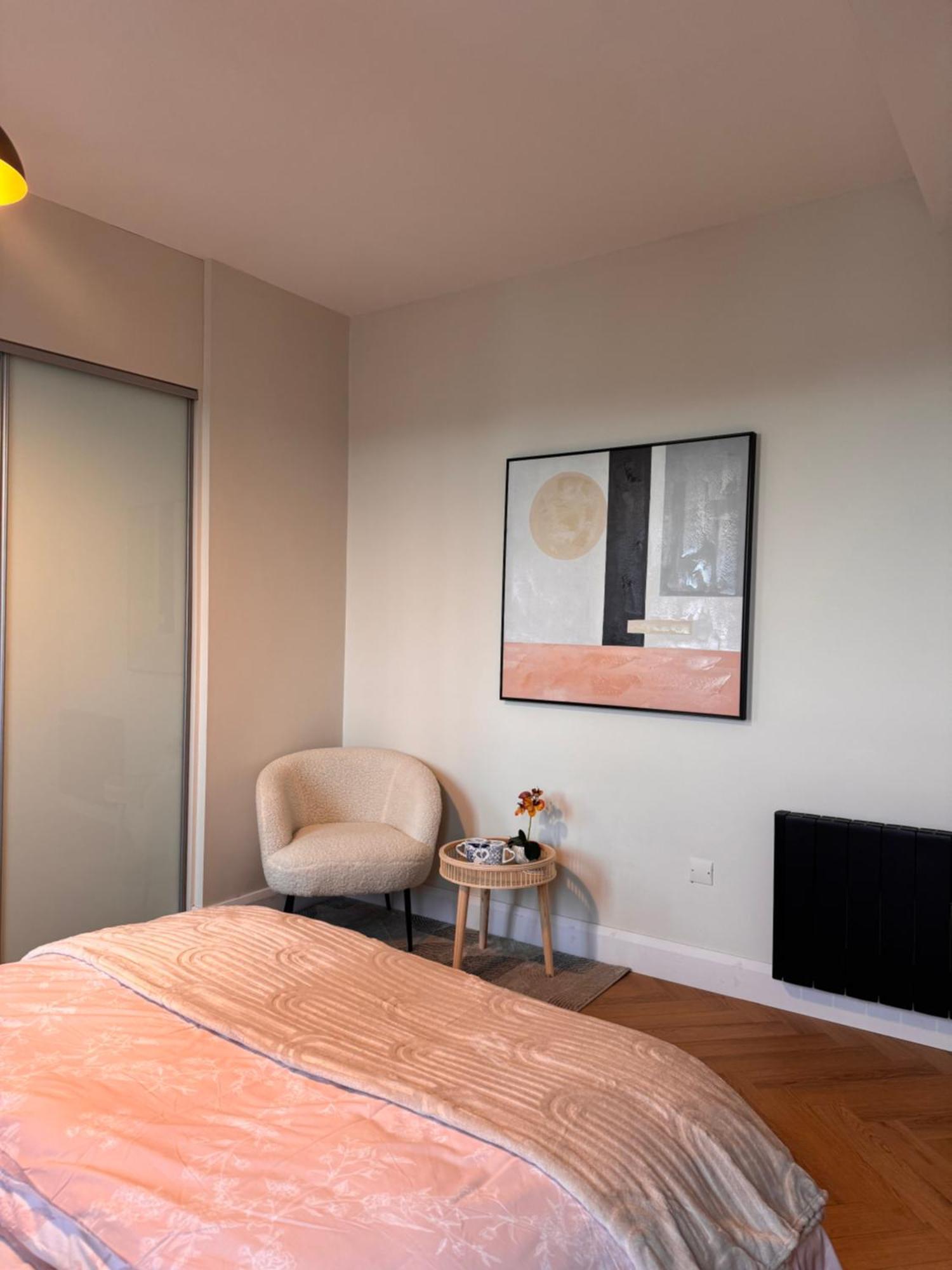 Finnstown Hall- Private Room In Shared Apartment With The Host ダブリン エクステリア 写真