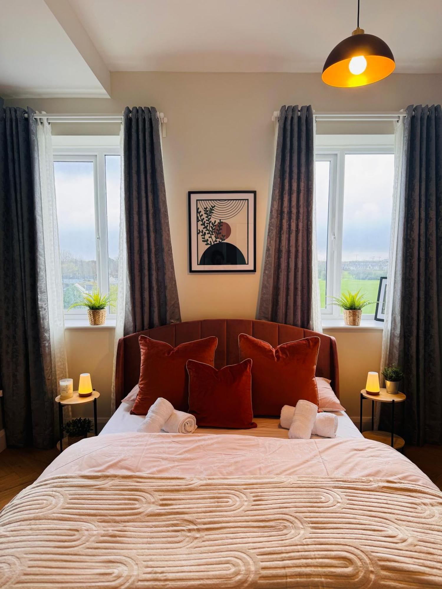 Finnstown Hall- Private Room In Shared Apartment With The Host ダブリン エクステリア 写真